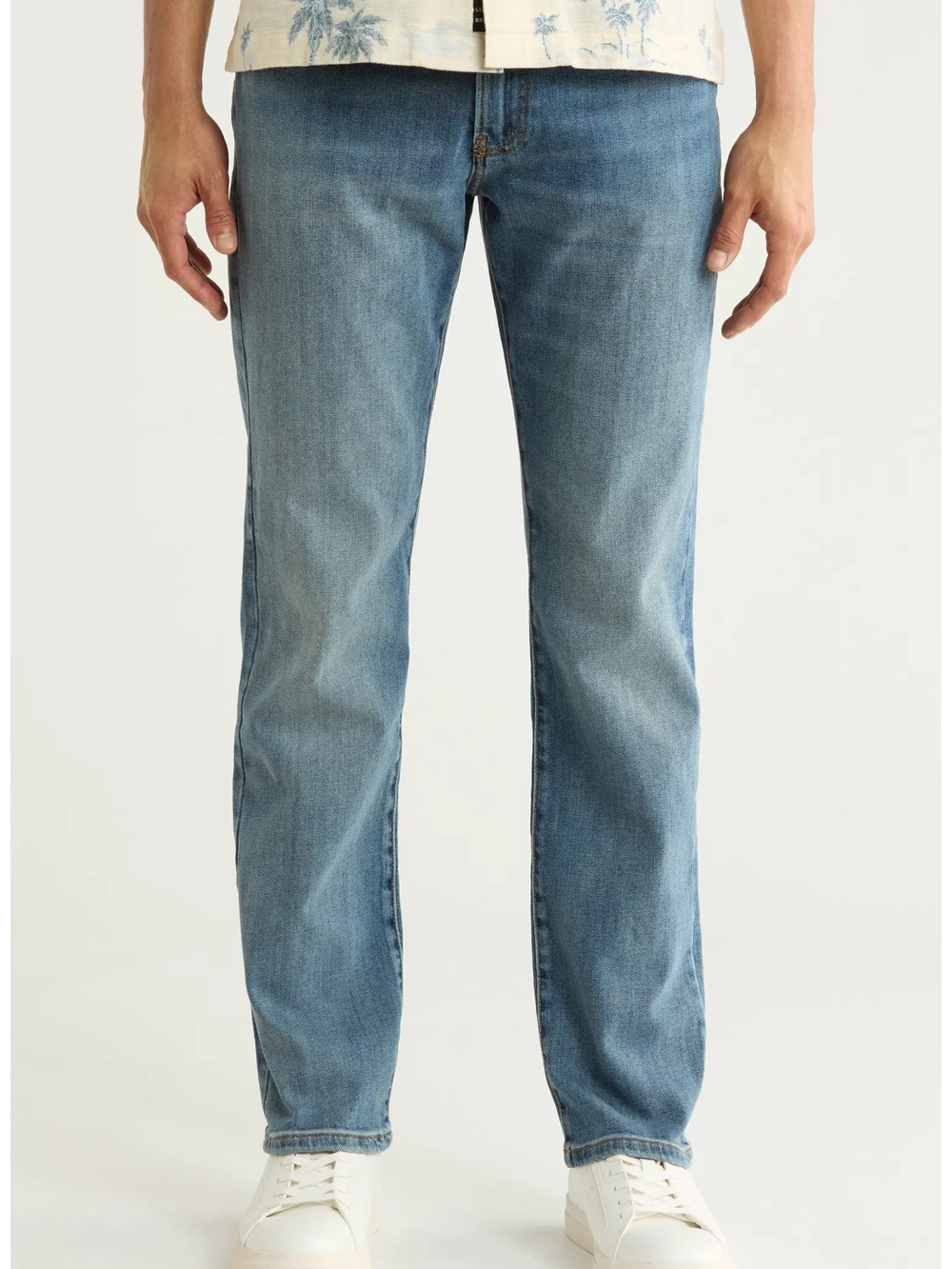 Lucky Brand 121 Slim Straight Jeans in Light Blue Wash - 32x30